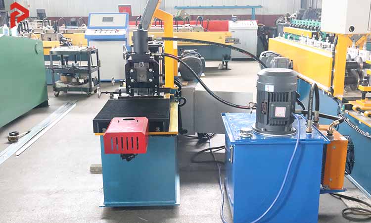 Angle iron roll forming machine